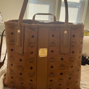 Medium Liz Tote w/ makeup bag